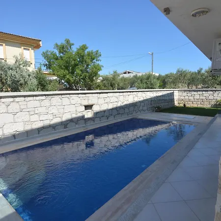 Villa Nalyakonak *
